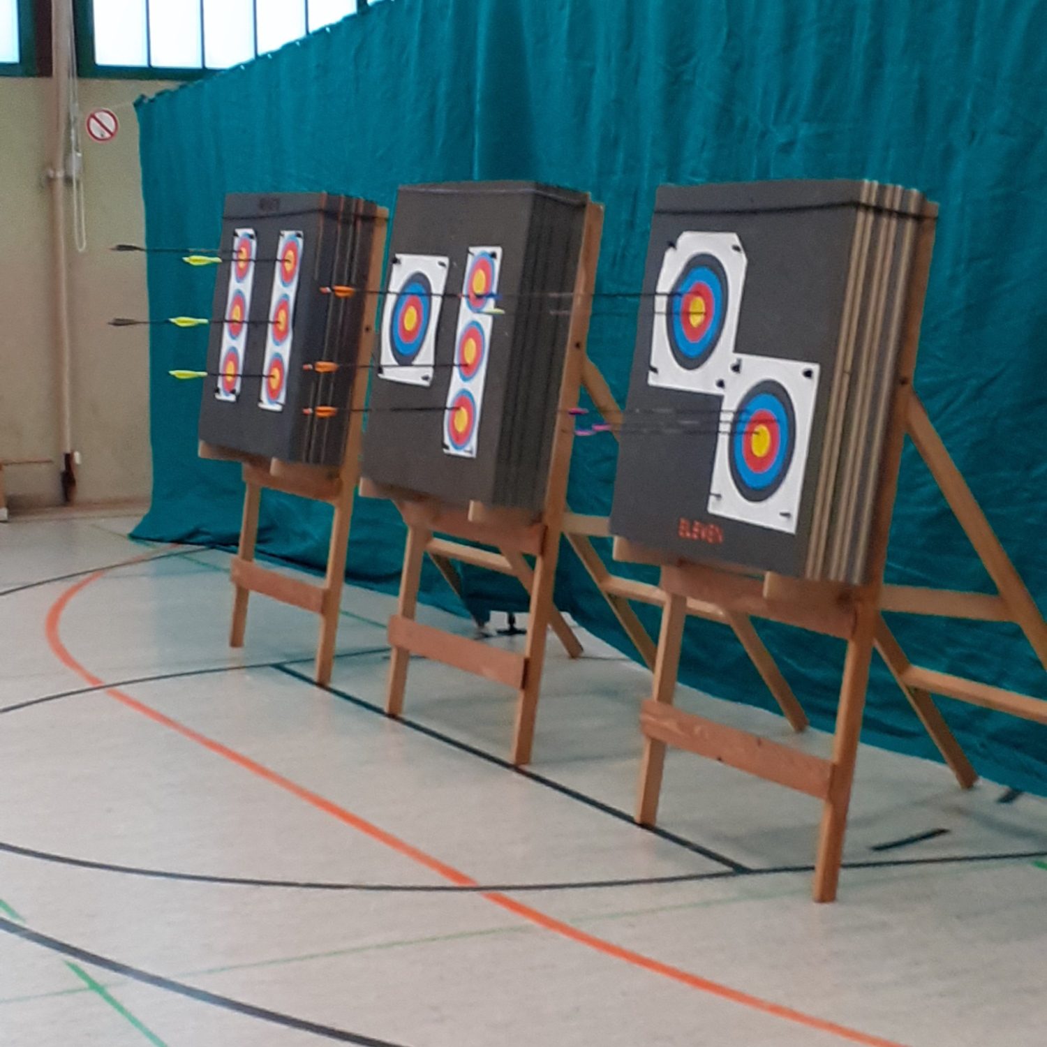 Training im Winter in der Halle in Houverath